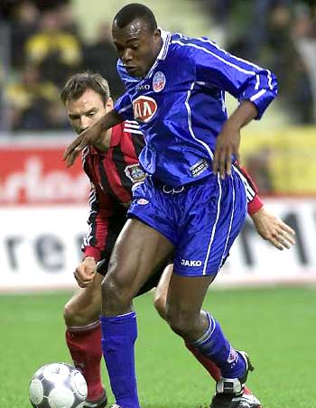 不仅带我们 不仅带我们